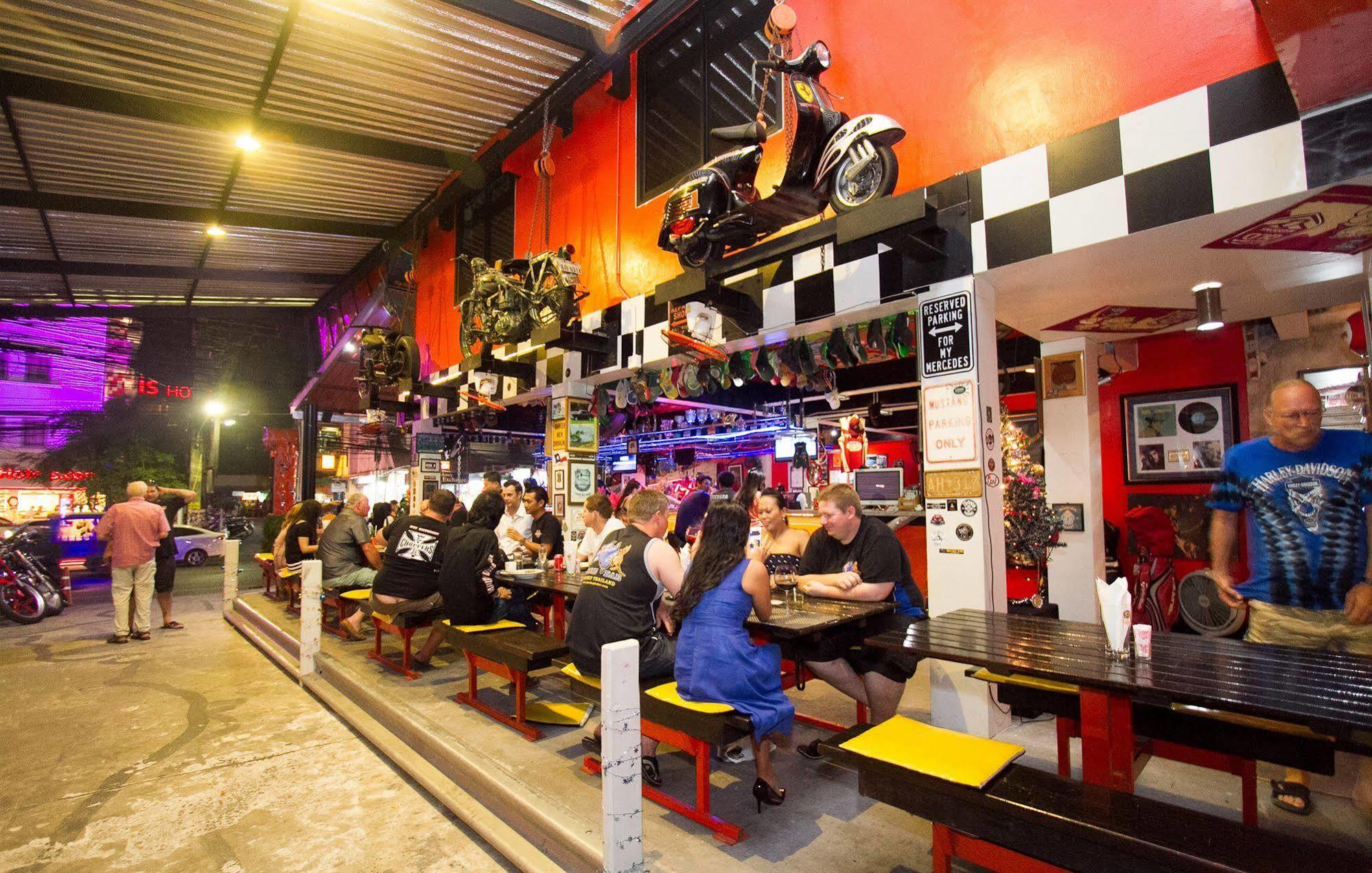 Nicky'S Handlebar Patong Экстерьер фото