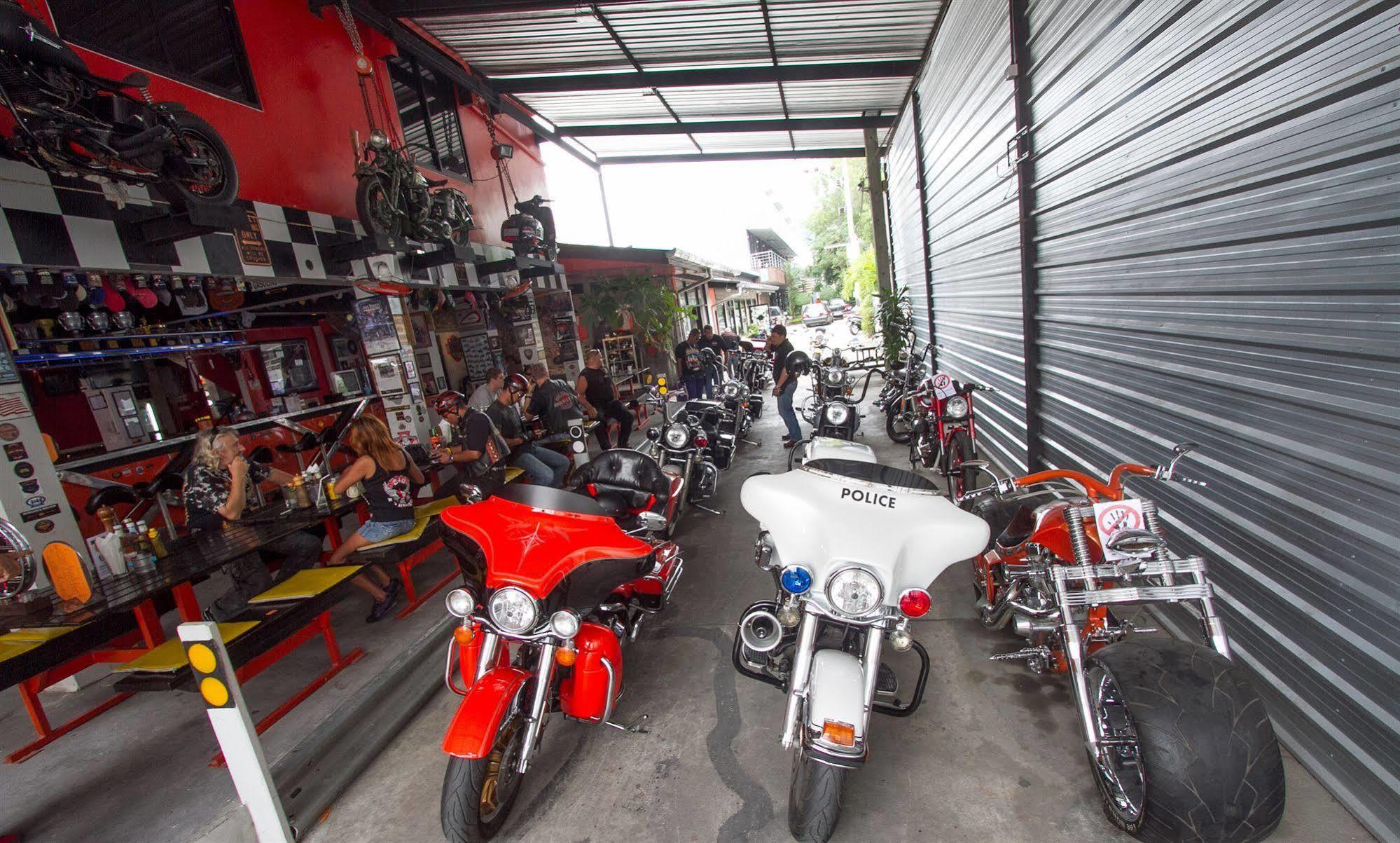 Nicky'S Handlebar Patong Экстерьер фото